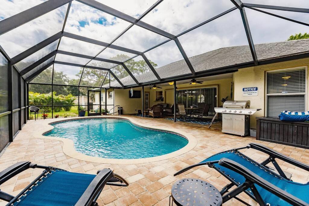 Sunny Oasis Getaway -Heated Pool-Mini Golf-Near Beach Nokomis Buitenkant foto